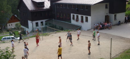 Altai-Adventure - Bedrichov Volleyballfeld