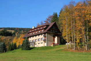 Aussenansicht Jugendhotel "Roxana"